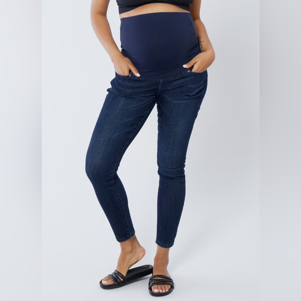 NWT Maternity Skinny Jeans